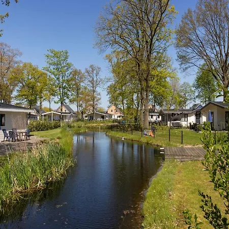 Chalet Wooden 30 Km From Maastricht Susteren